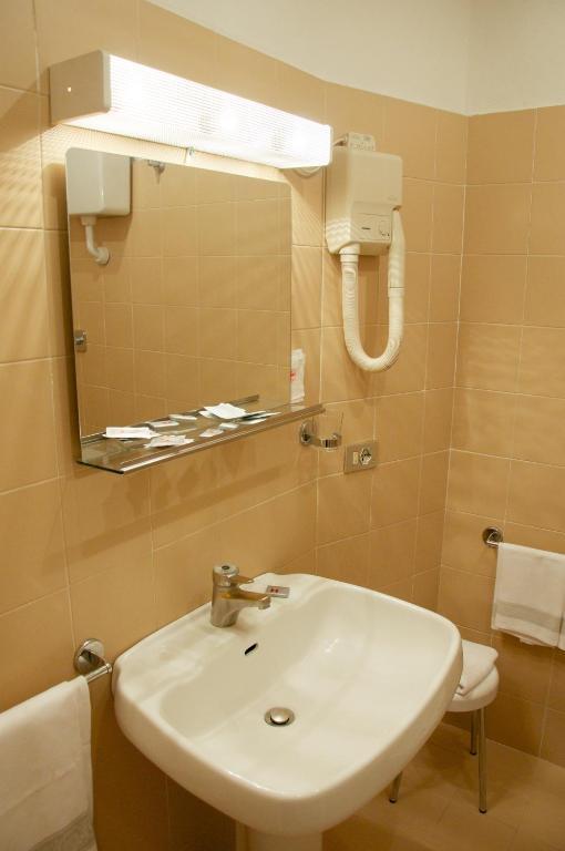 Hotel Milano Pistoia Luaran gambar