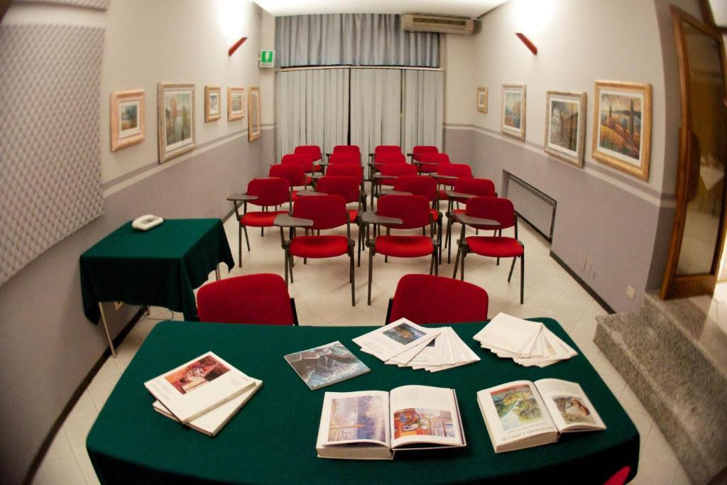Hotel Milano Pistoia Luaran gambar
